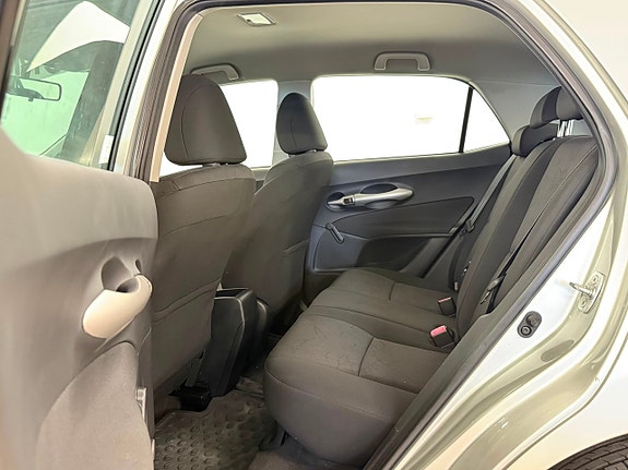 Toyota Auris 11 of 26