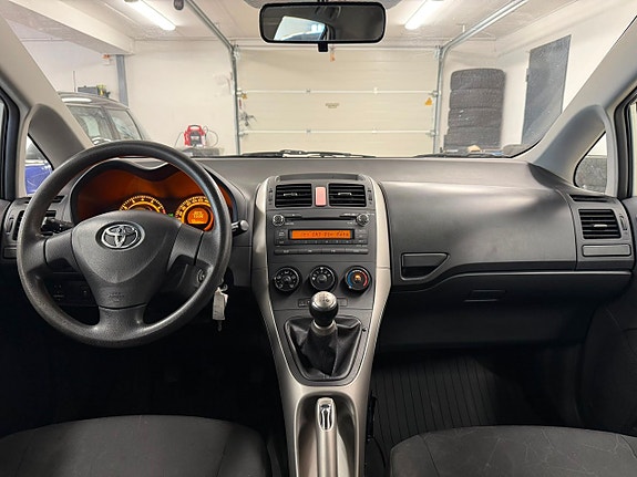 Toyota Auris 20 of 26