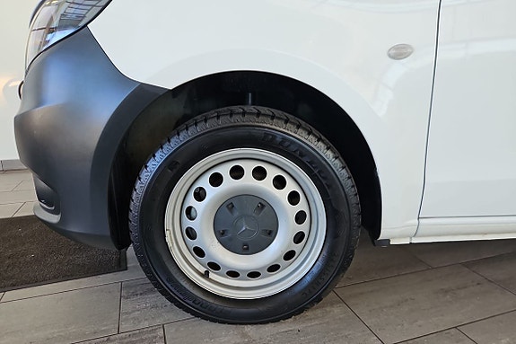Mercedes-Benz eVito Tourer 11 of 13