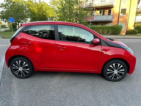 Toyota Aygo 2 of 10