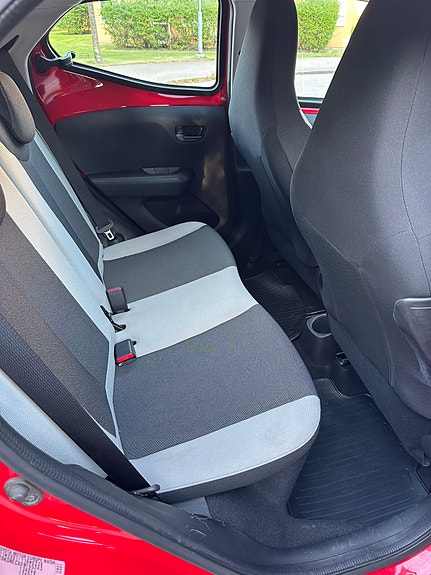 Toyota Aygo 8 of 10