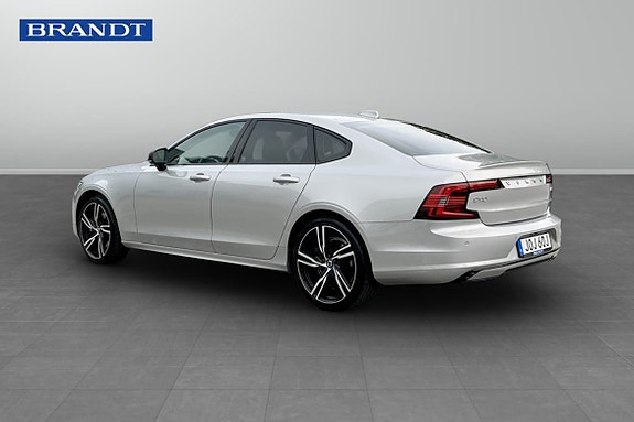 Volvo S90 2 of 9
