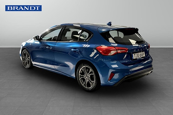 Ford Focus 2 of 10