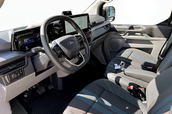 Ford E-Transit 5 of 8
