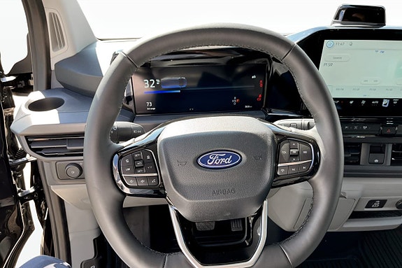 Ford E-Transit 7 of 8