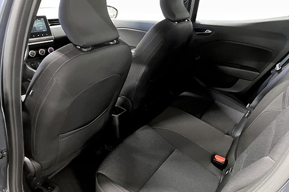 Renault Clio 17 of 19