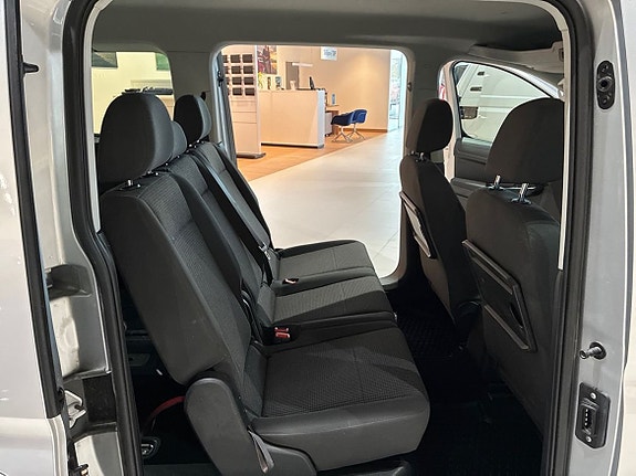 Volkswagen Caddy Maxi 25 of 30