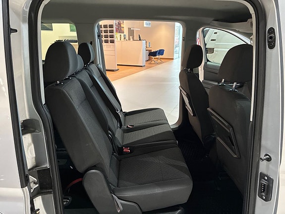 Volkswagen Caddy Maxi 26 of 30
