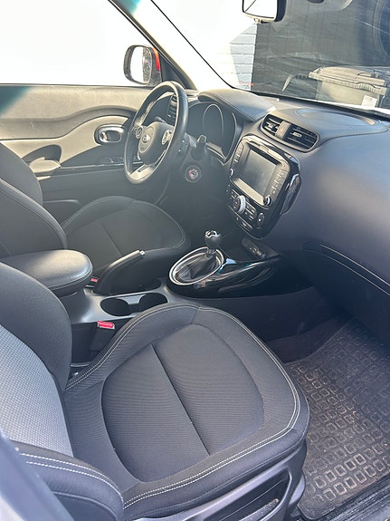 Kia Soul 3 of 8