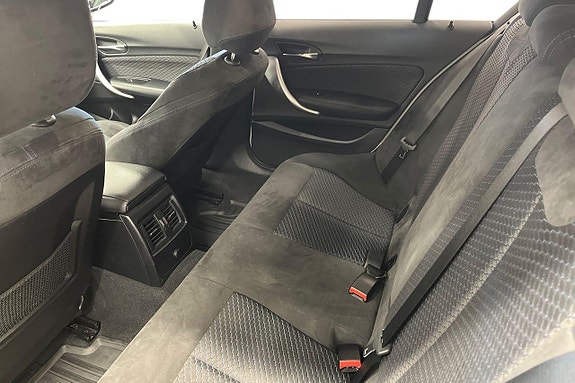 BMW 118i 22 of 24