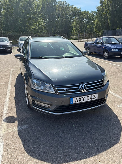 Volkswagen Passat 2 of 14