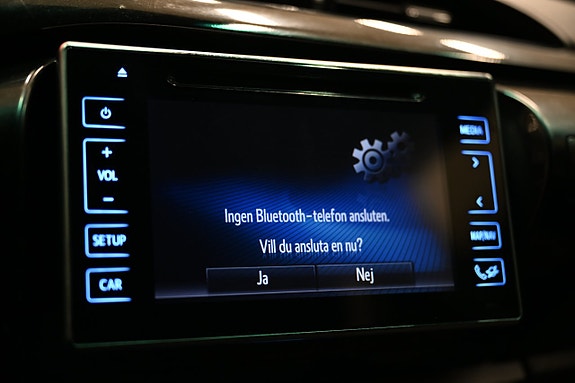 Toyota HiLux 18 of 30