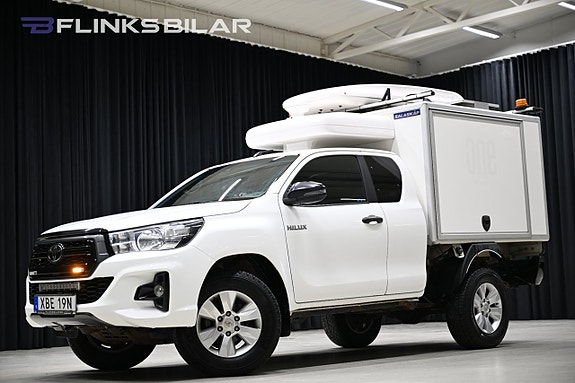 Toyota HiLux 2 of 30