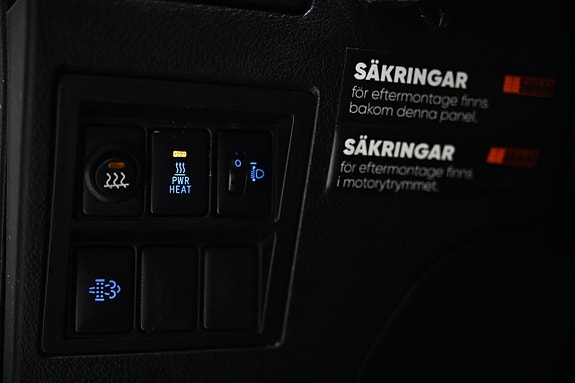 Toyota HiLux 29 of 30