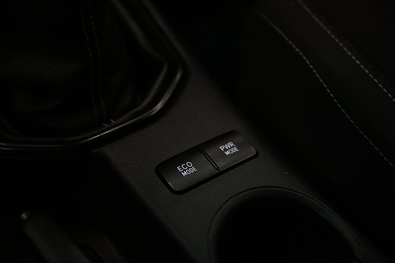 Toyota HiLux 27 of 30
