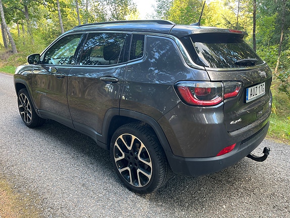 Jeep Compass 3 of 15