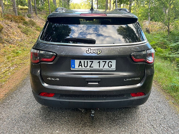 Jeep Compass 4 of 15