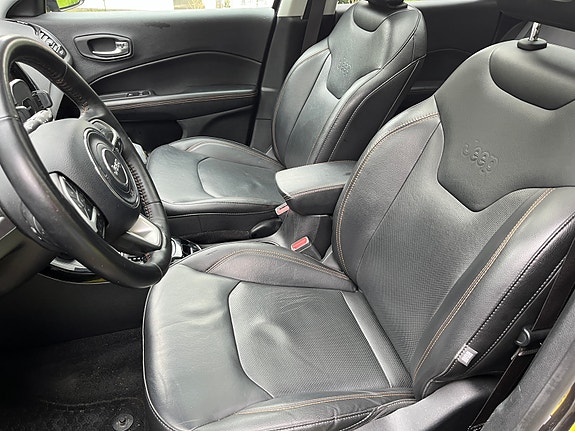 Jeep Compass 11 of 15