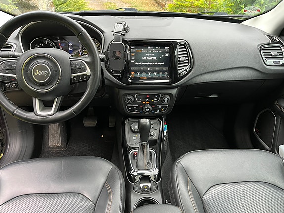 Jeep Compass 10 of 15