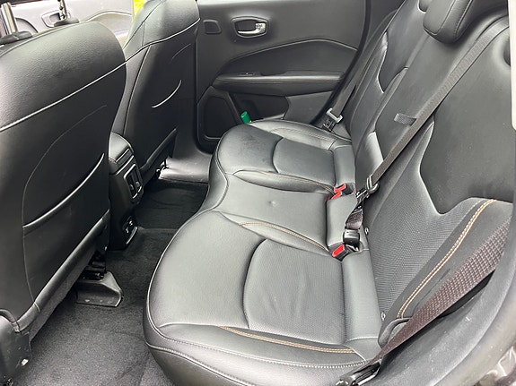 Jeep Compass 12 of 15