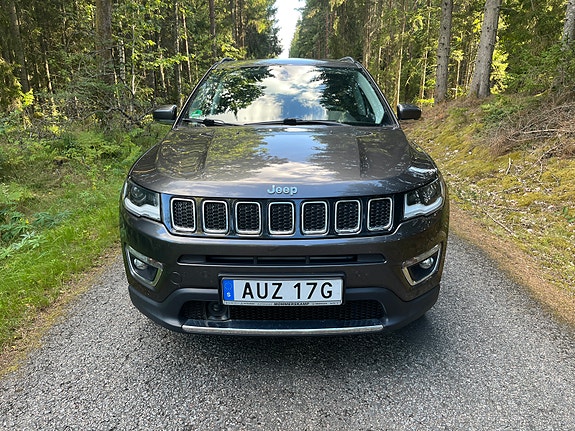 Jeep Compass 8 of 15