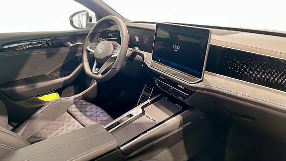 Volkswagen Passat 12 of 17
