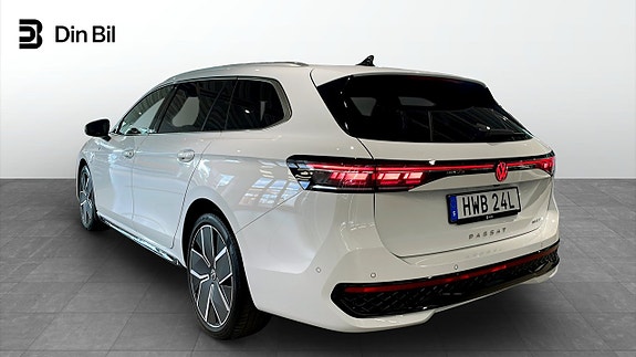 Volkswagen Passat 3 of 17