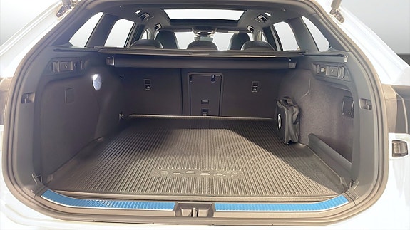 Volkswagen Passat 14 of 17