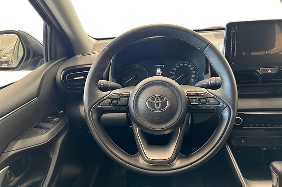 Toyota Yaris 11 of 21