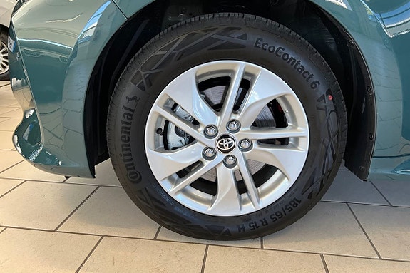 Toyota Yaris 17 of 21