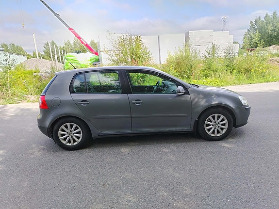 Volkswagen Golf V 3 of 7