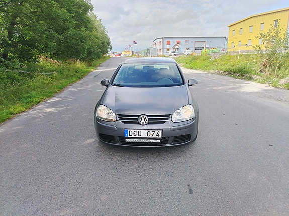 Volkswagen Golf V 5 of 7