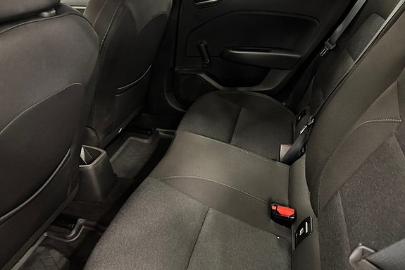 Renault Clio 12 of 18