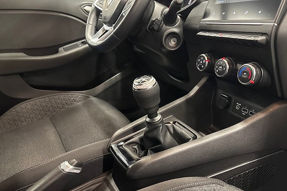 Renault Clio 15 of 18