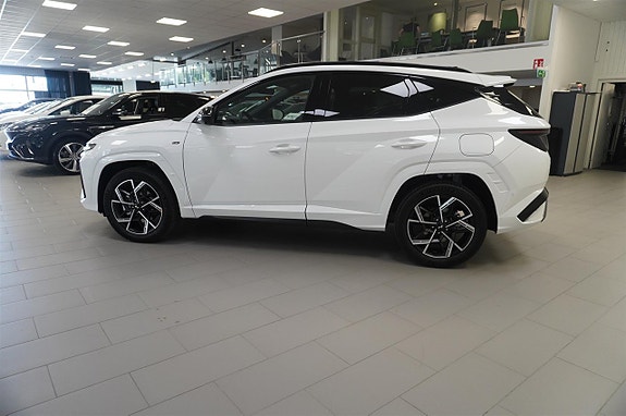 Hyundai Tucson 3 of 16