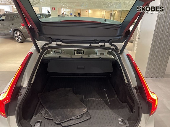 Volvo V90 16 of 21
