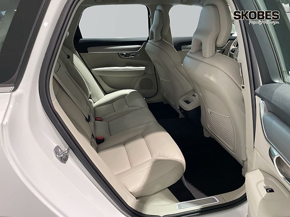 Volvo V90 10 of 21