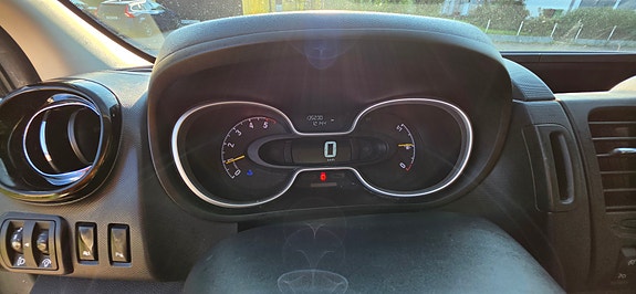 Opel Vivaro 12 of 24
