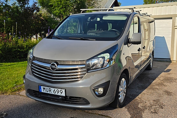 Opel Vivaro 17 of 24