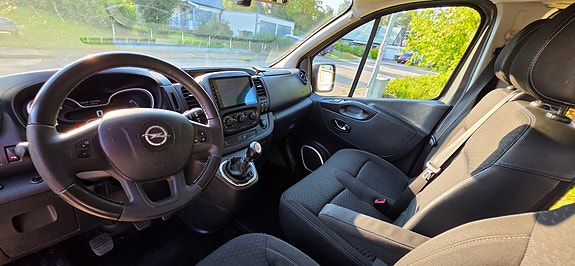 Opel Vivaro 11 of 24