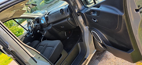 Opel Vivaro 14 of 24