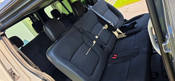 Opel Vivaro 21 of 24