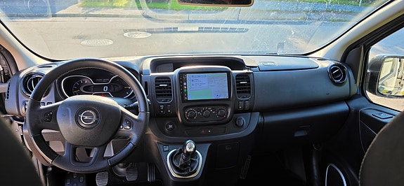 Opel Vivaro 5 of 24