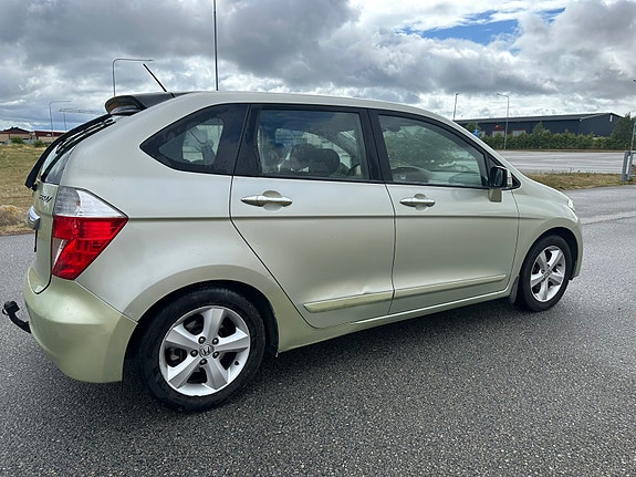 Honda FR-V 4 of 18