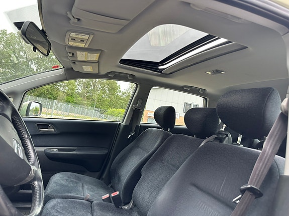 Honda FR-V 8 of 18