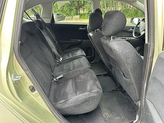 Honda FR-V 13 of 18