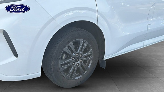Ford Custom Tourneo 9 of 11