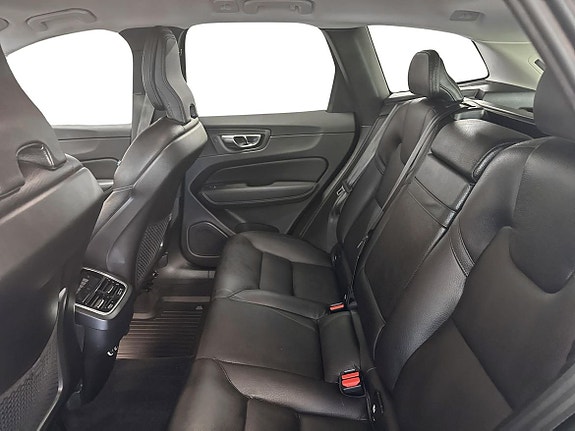 Volvo XC60 7 of 12