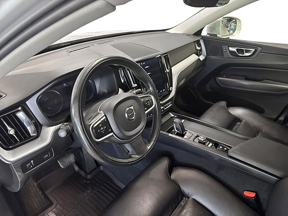 Volvo XC60 6 of 12