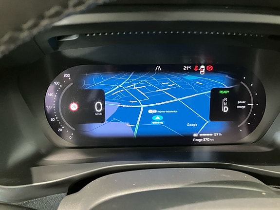 Volvo XC40 12 of 16